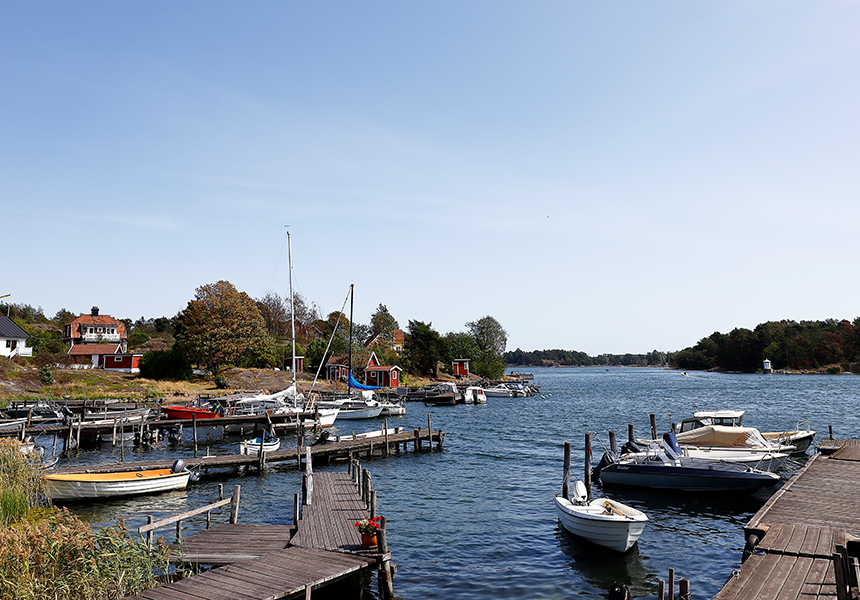 Gamla Oxelösunds båthamn och sjöbodar.